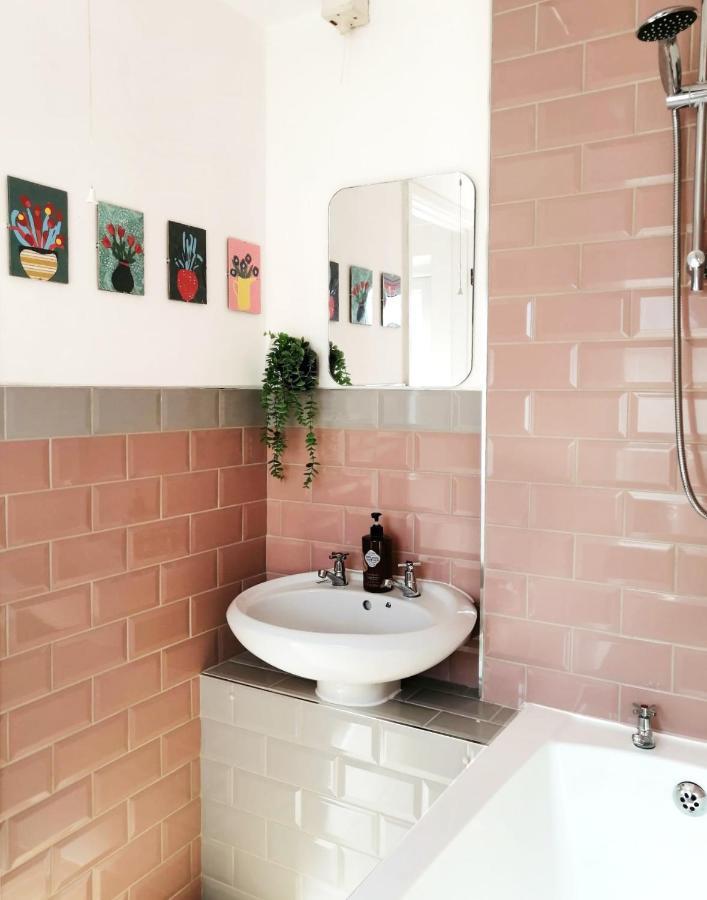 Granville 5Br Townhouse - Ideal For Groups, Families Or Contractors By Suitely Cheltenham Zewnętrze zdjęcie