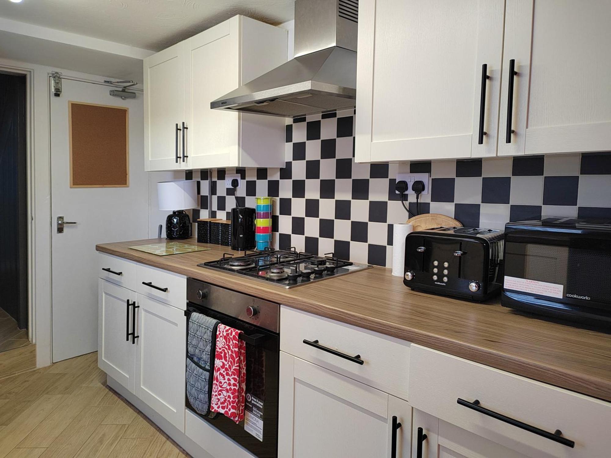 Granville 5Br Townhouse - Ideal For Groups, Families Or Contractors By Suitely Cheltenham Zewnętrze zdjęcie